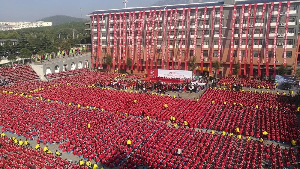 少林招生報名一年多少錢?「少林學(xué)校收費標準」