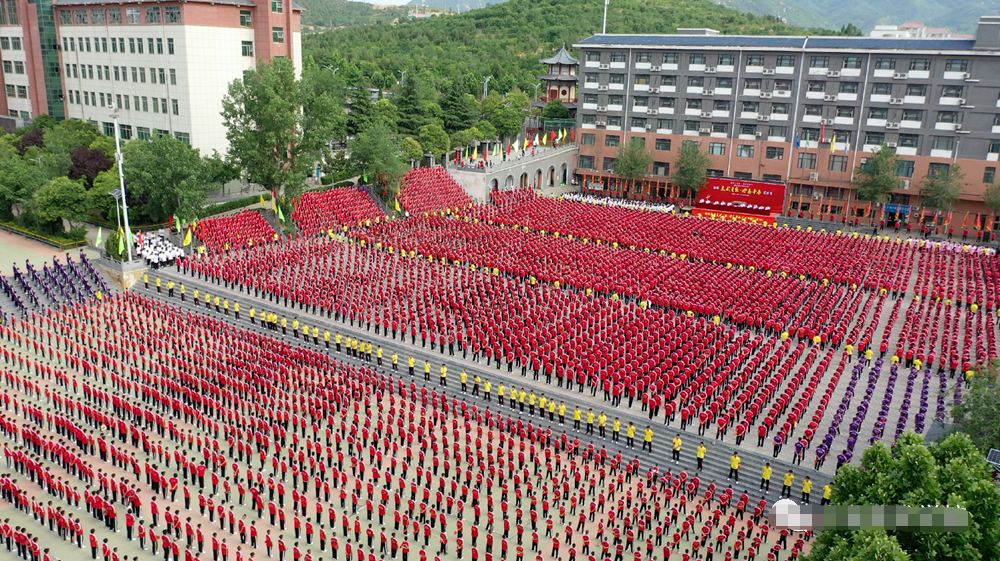 河南正規(guī)的嵩山少林武校學費一年收取標準是多少？