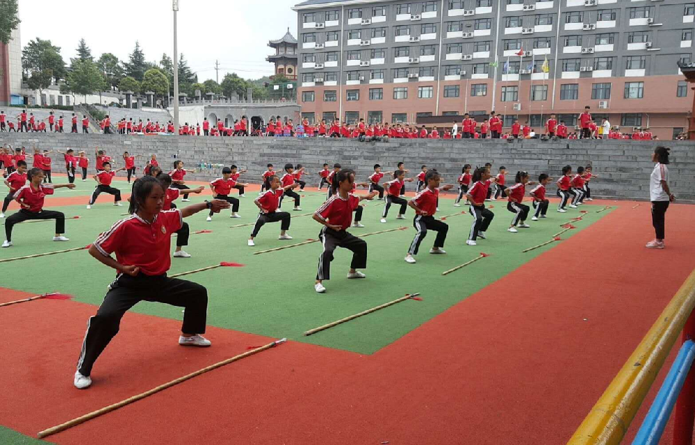 河南少林武術學校哪家好？女孩可以去習武嗎？