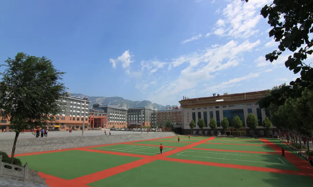 嵩山少林武校學費全年收費多少錢？河南武校學費多少