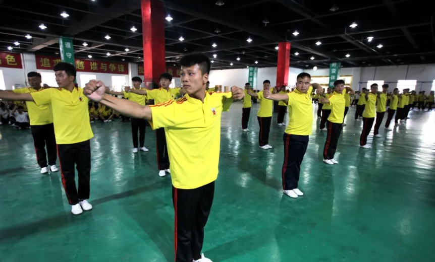 河南少林武校是正規(guī)學(xué)校嗎？學(xué)費(fèi)貴不貴？