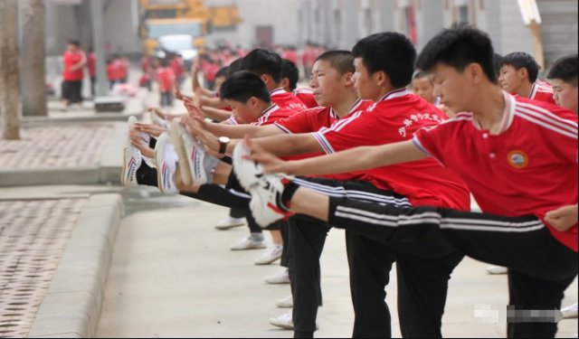 在嵩山少林文武學(xué)校習(xí)武苦不苦的？