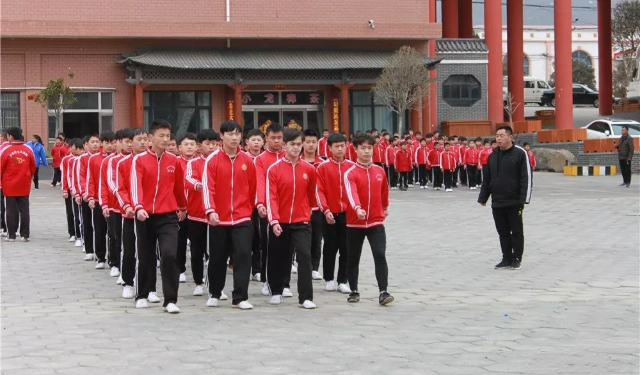 正規(guī)武校哪家好？登封少林文武學(xué)校學(xué)費(fèi)是多少？