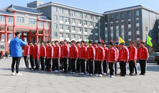 嵩山少林武校畢業(yè)只能考體校嗎？學(xué)武還有啥出路？