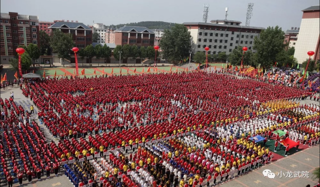15歲可以報(bào)名嵩山少林武校嗎？高中生學(xué)武晚不晚？