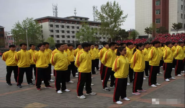 河南正規(guī)武校花錢多不多？登封少林文武學(xué)校全年學(xué)費標(biāo)準是多少？