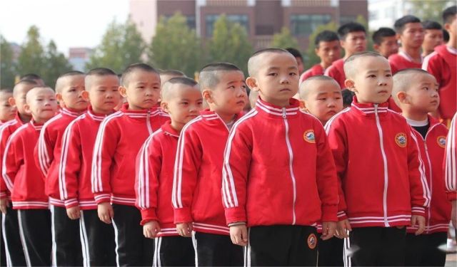 河南嵩山少林武校一年要交多少錢的學(xué)費(fèi)呢？多久交一次？