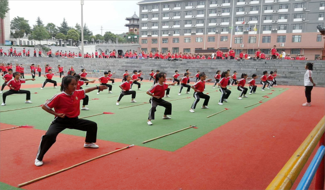 嵩山少林武術(shù)學(xué)校招生收女學(xué)員嗎？女生可以學(xué)武術(shù)嗎？