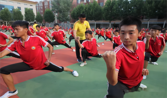 河南嵩山少林文武學(xué)校中間家長(zhǎng)可以看孩子嗎？