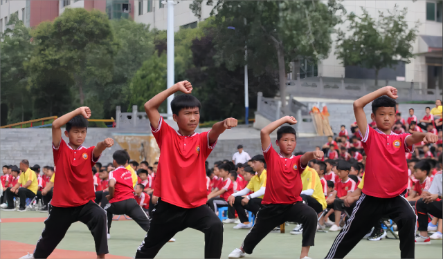 河南少林文武學(xué)校高中的學(xué)費一年多少錢??？