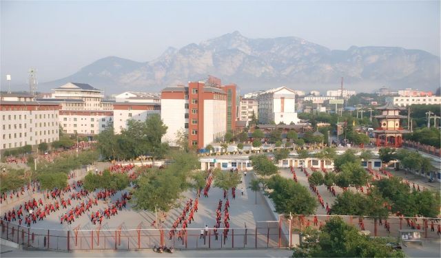 在正規(guī)武術(shù)學(xué)校學(xué)武術(shù)花錢多嗎？【嵩山少林武校收費(fèi)標(biāo)準(zhǔn)】