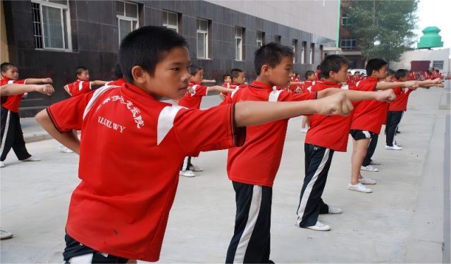 少林寺文武學(xué)校報(bào)名條件有哪些？女生習(xí)武有什么前途？