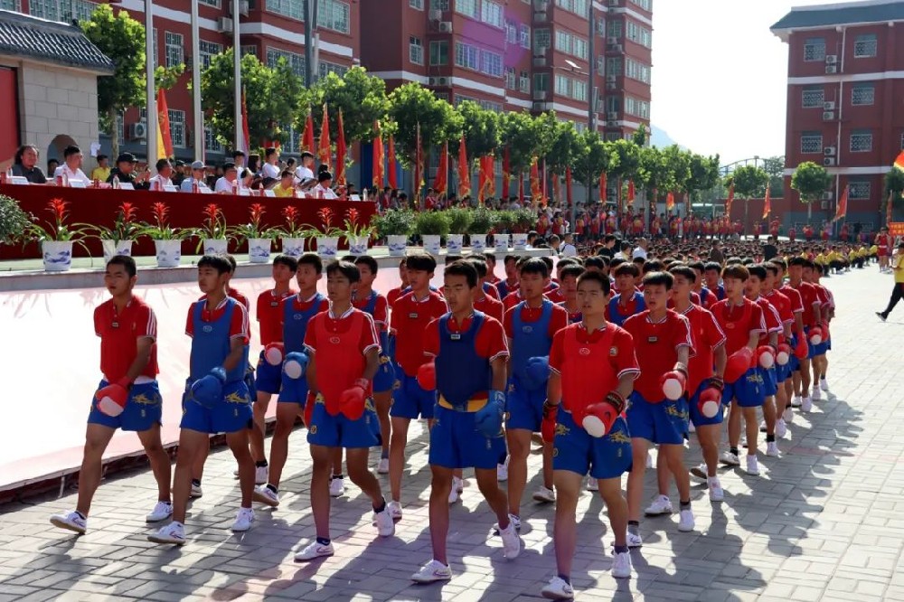 嵩山少林寺武校收費(fèi)詳情公開(kāi)！全年收費(fèi)是多少錢？