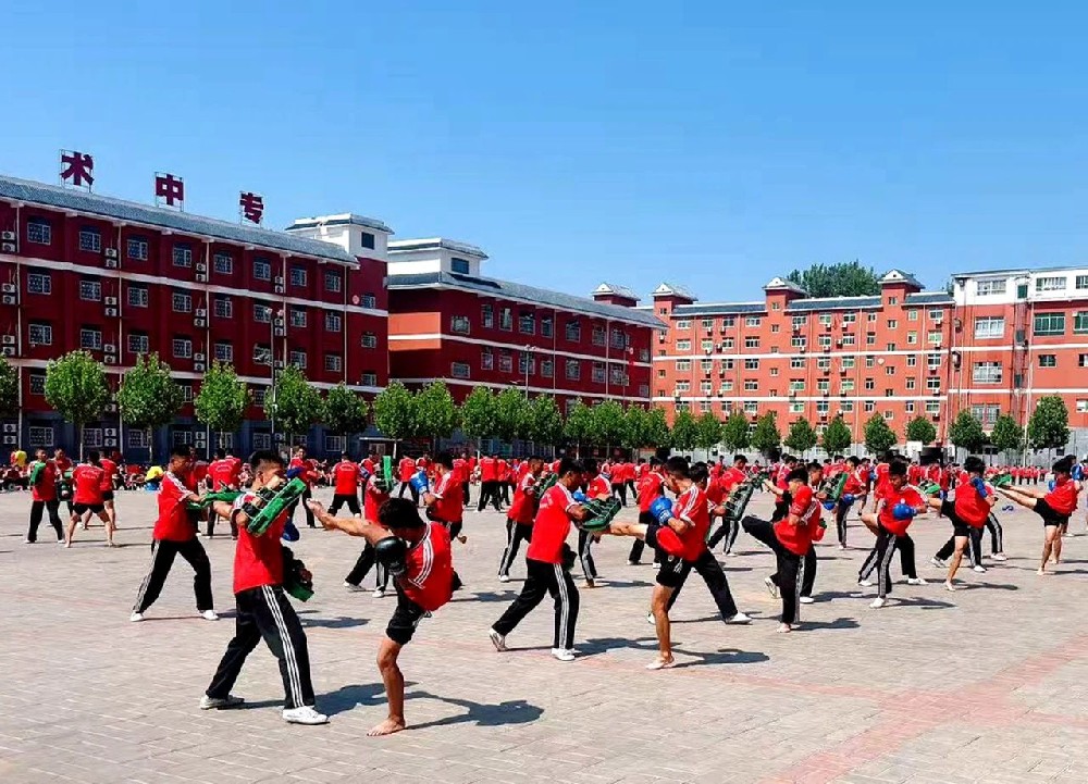 去河南少林寺學(xué)校學(xué)費(fèi)多少