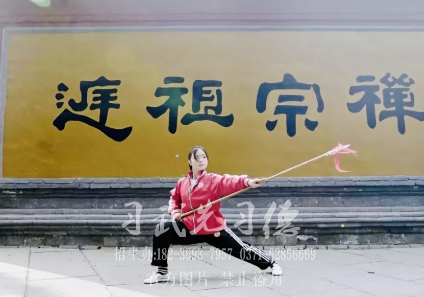 嵩山少林武校女孩，不愛紅裝愛武裝